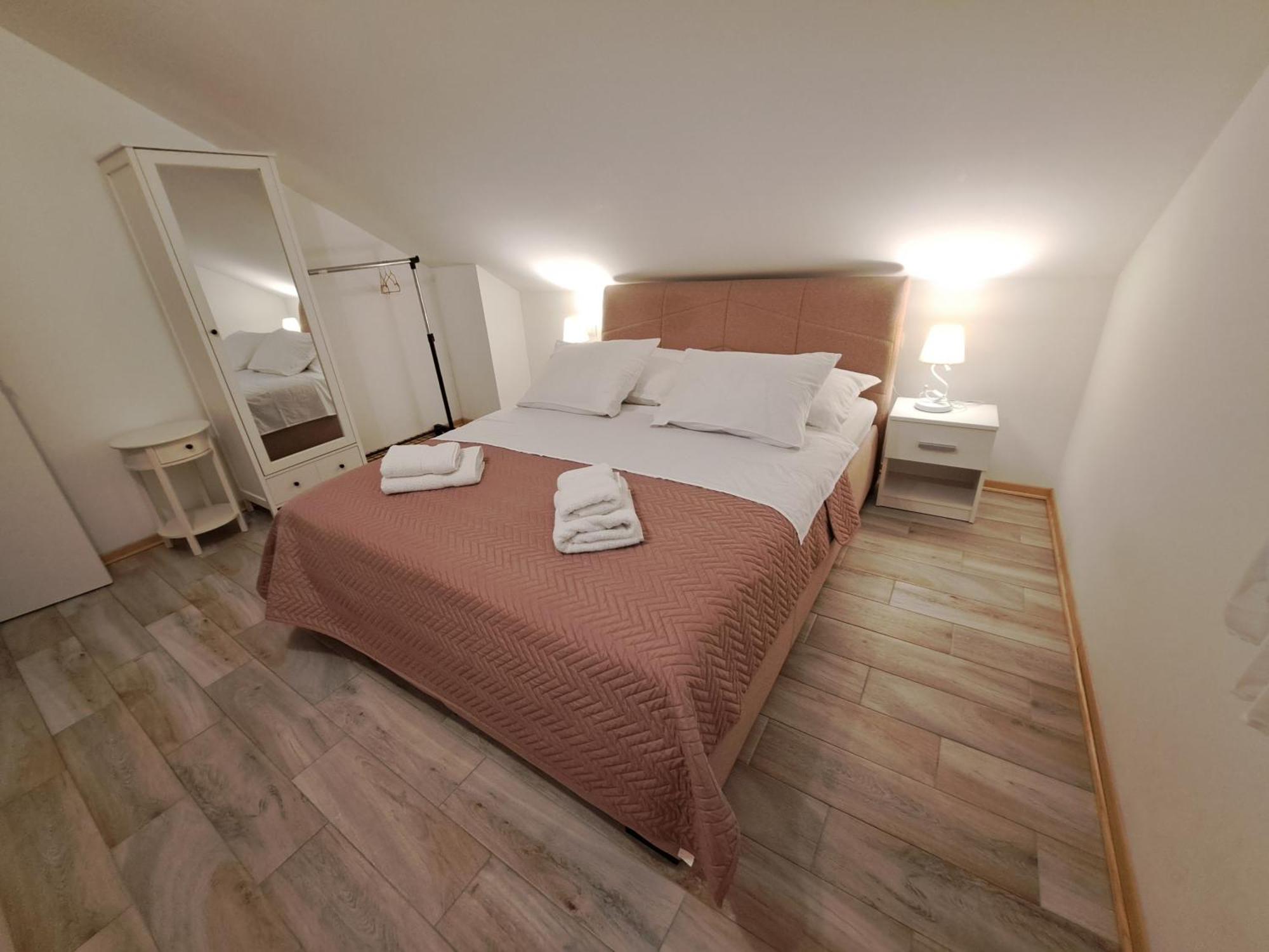 Queen Apartment