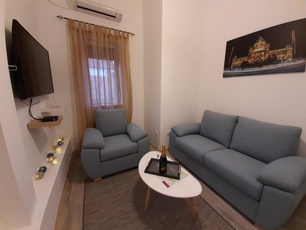 Queen Apartment